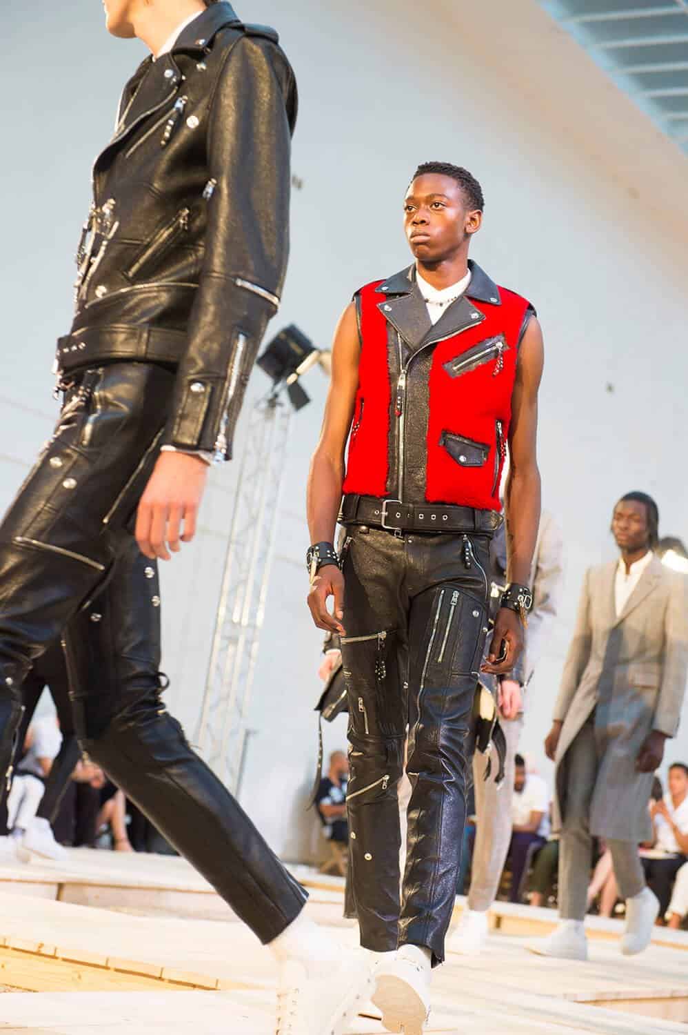 Alexander McQueen: Menswear SS18 - 10 Magazine